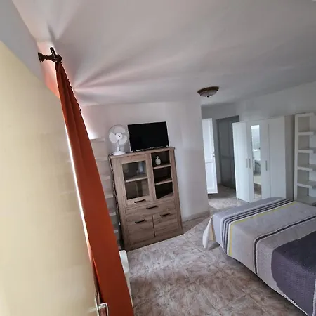 La Roca Con Buena Ubicacion Apartamento